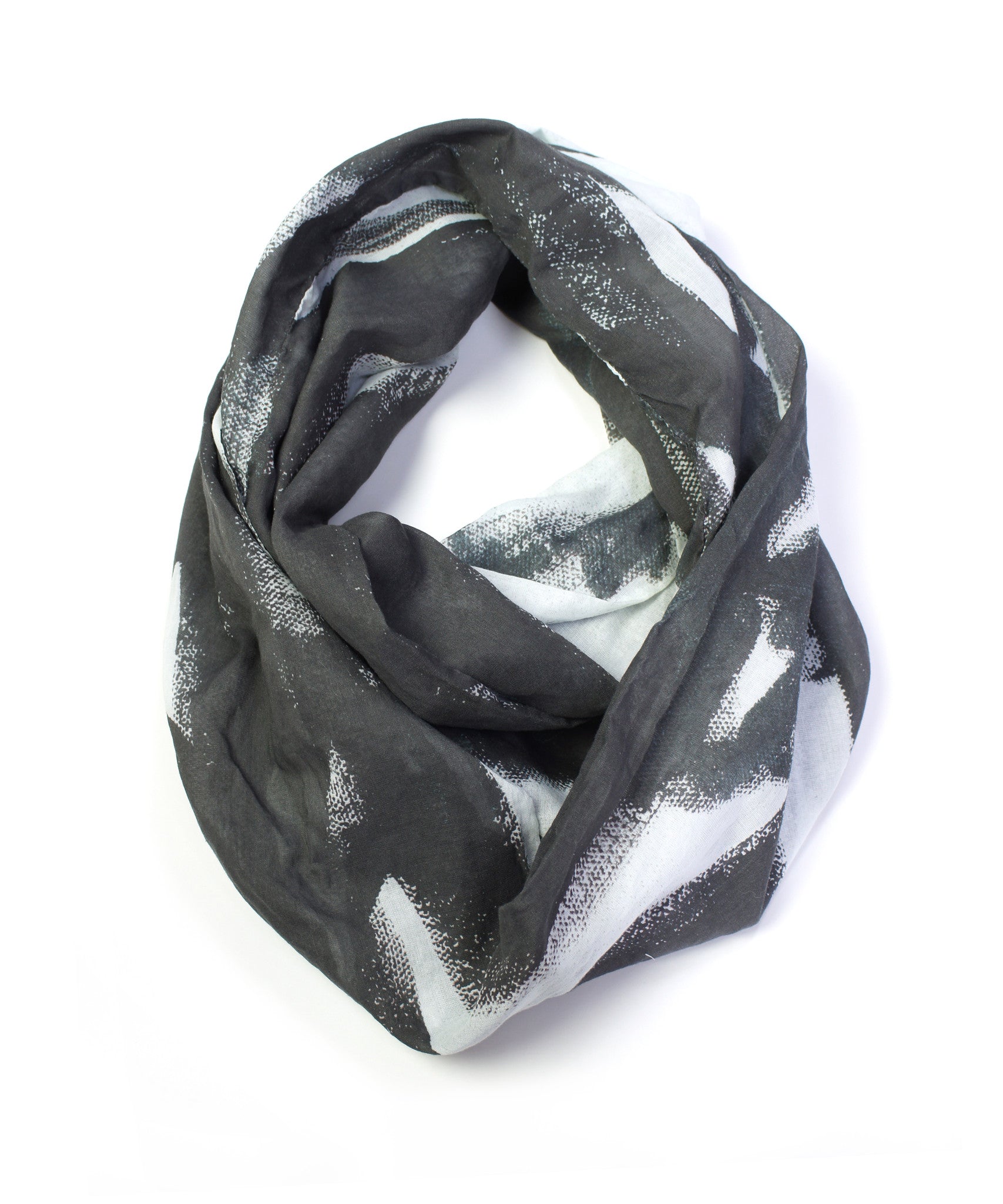 Magpie lightweight scarf