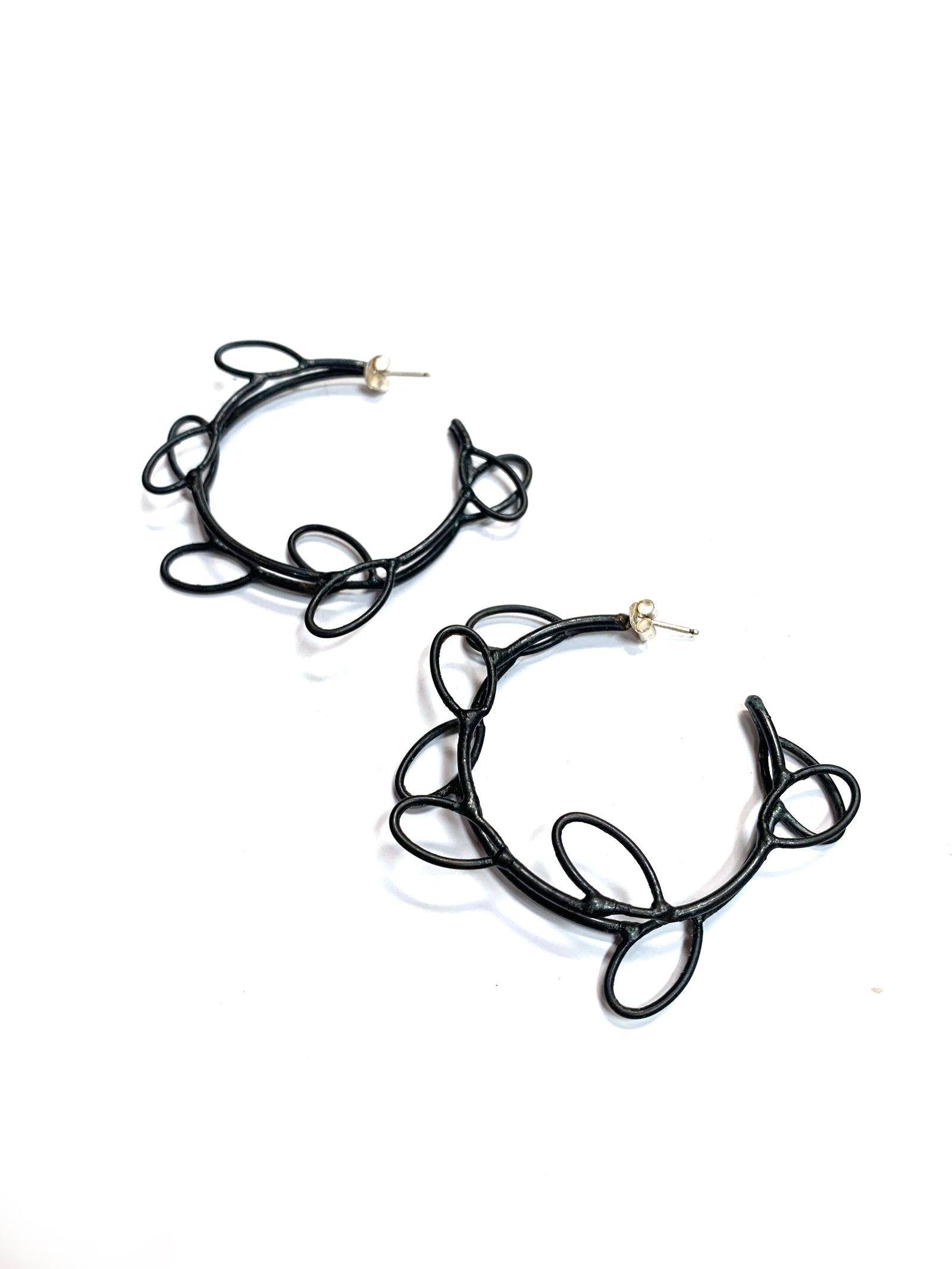 Small circle leaf hoop earrings - sample sale