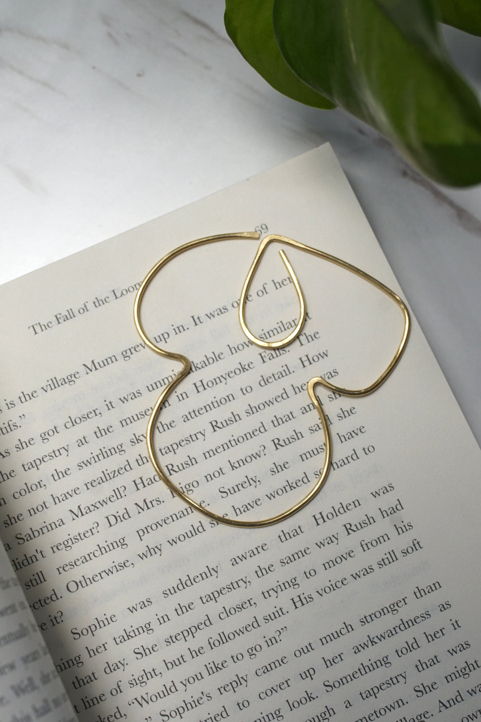 Kolme Modern Floral Brass Bookmark