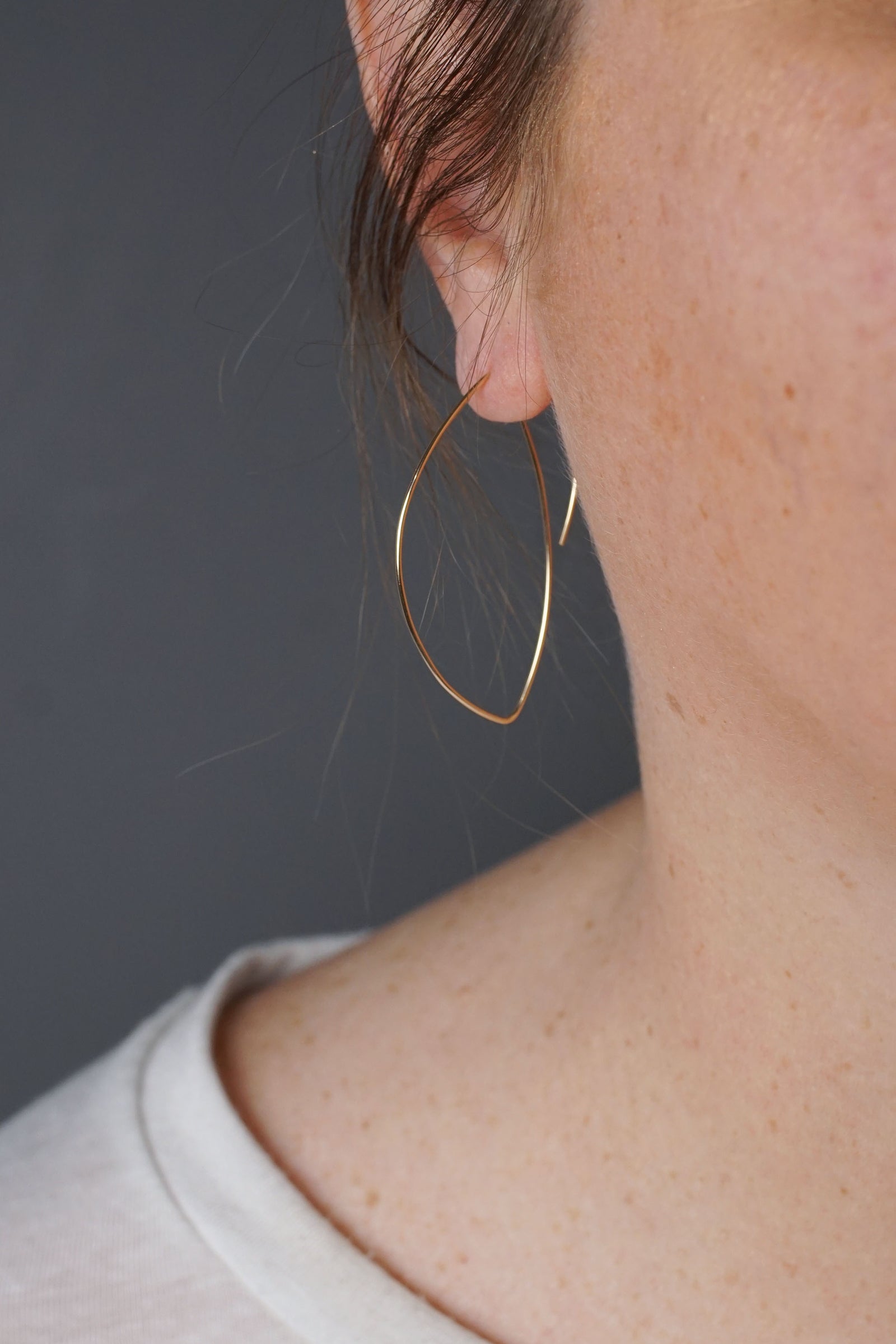 Peche Threader Hoop Earrings in silver or gold-filled