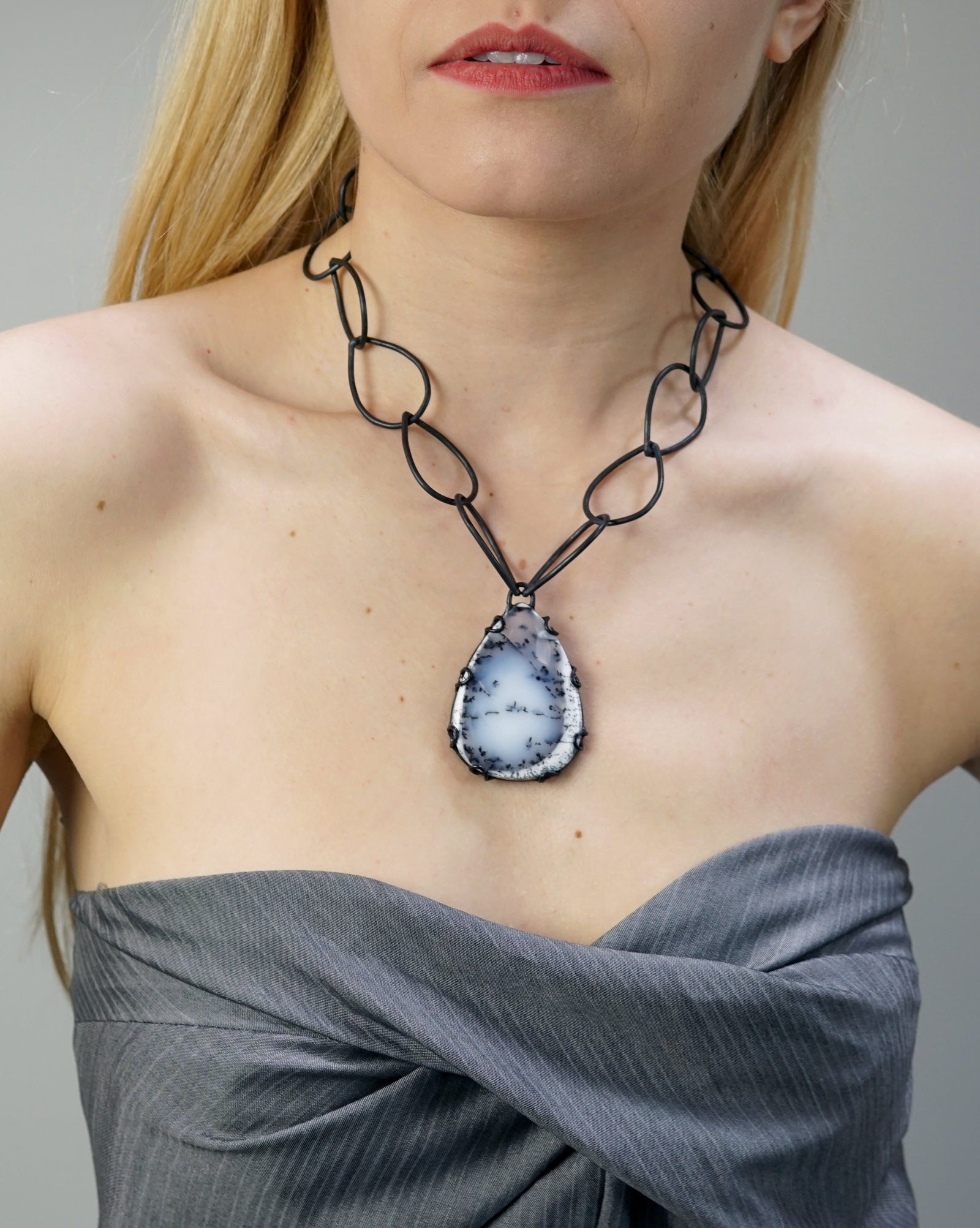 bold Contra necklace