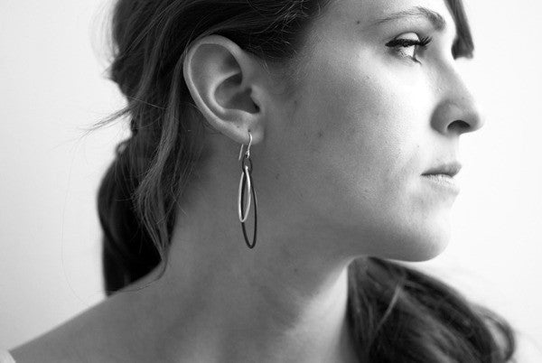 Nellie earrings in Midnight Grey and Bubble Gum