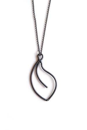 Fleurir Necklace in black steel, silver, or bronze