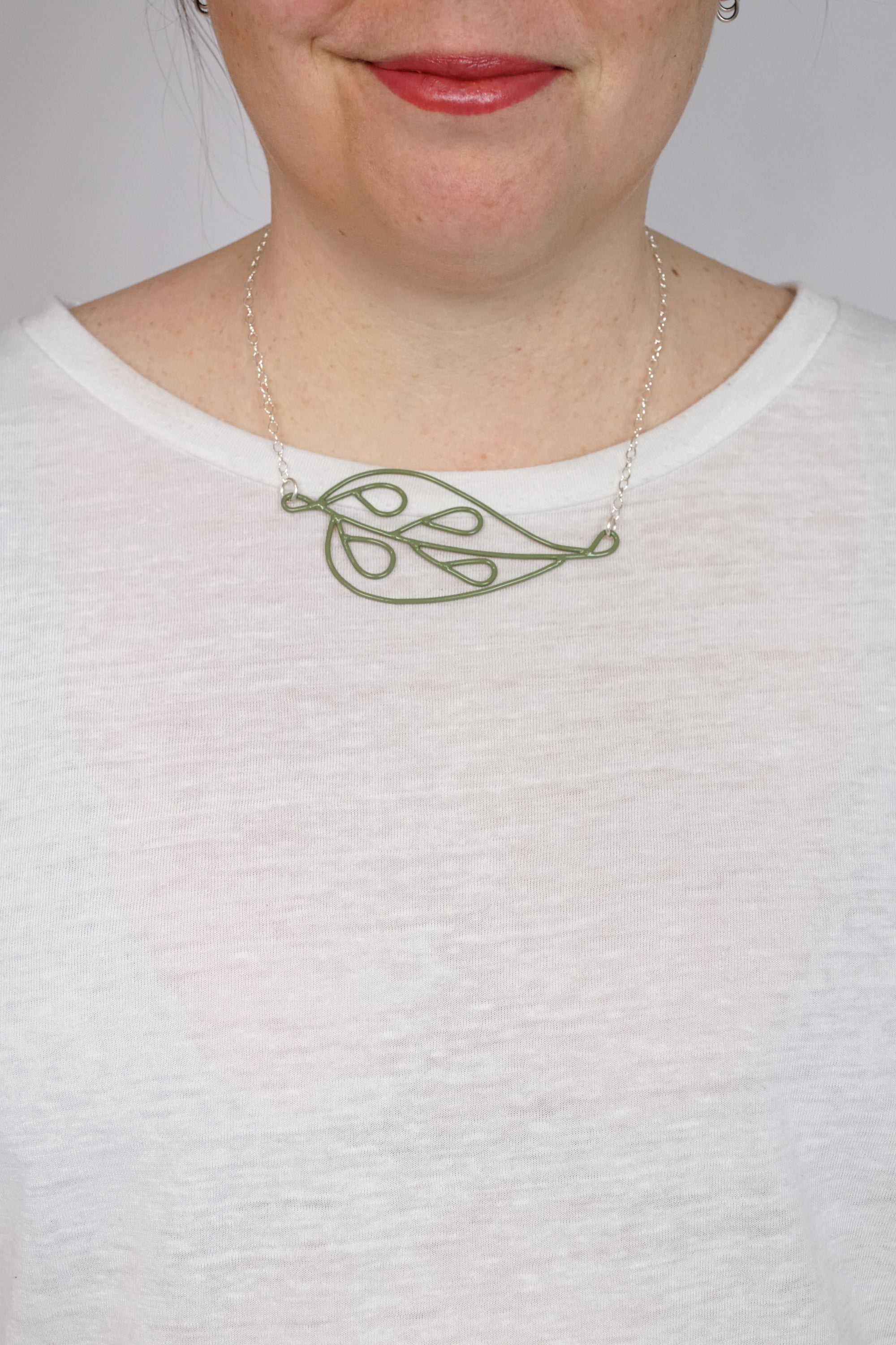 Horizontal Ada Necklace in Olive Green