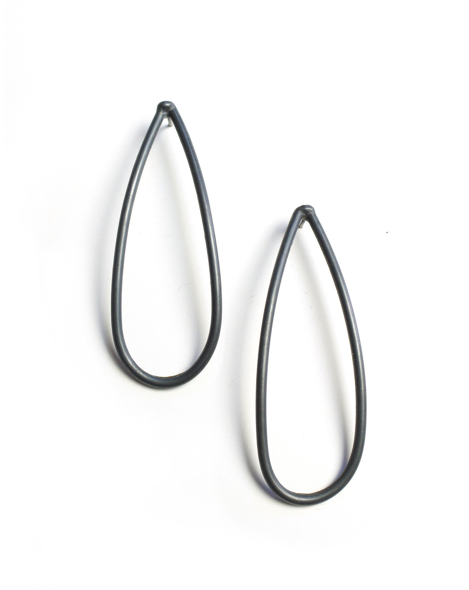 large petal post earrings in black