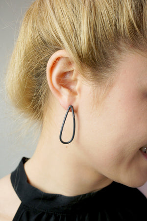 petal post earrings in black