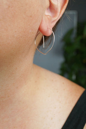 Petit Courbe Threader Hoop Earrings in silver or gold-filled