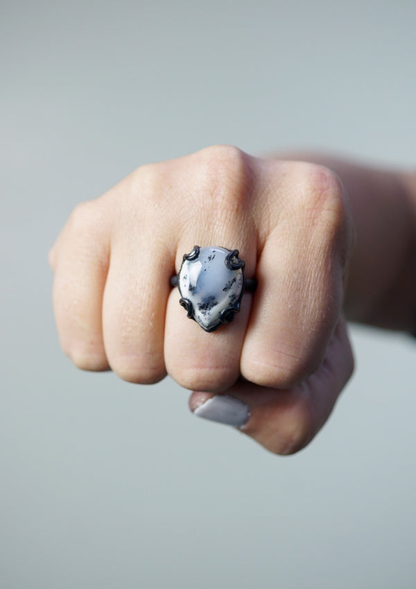 tiny Contra ring / size 7 - megan auman