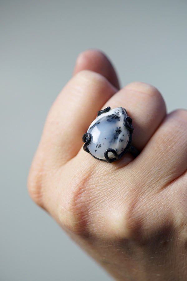 tiny Contra ring / size 7 - megan auman
