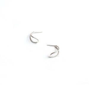tiny curve post earrings in silver