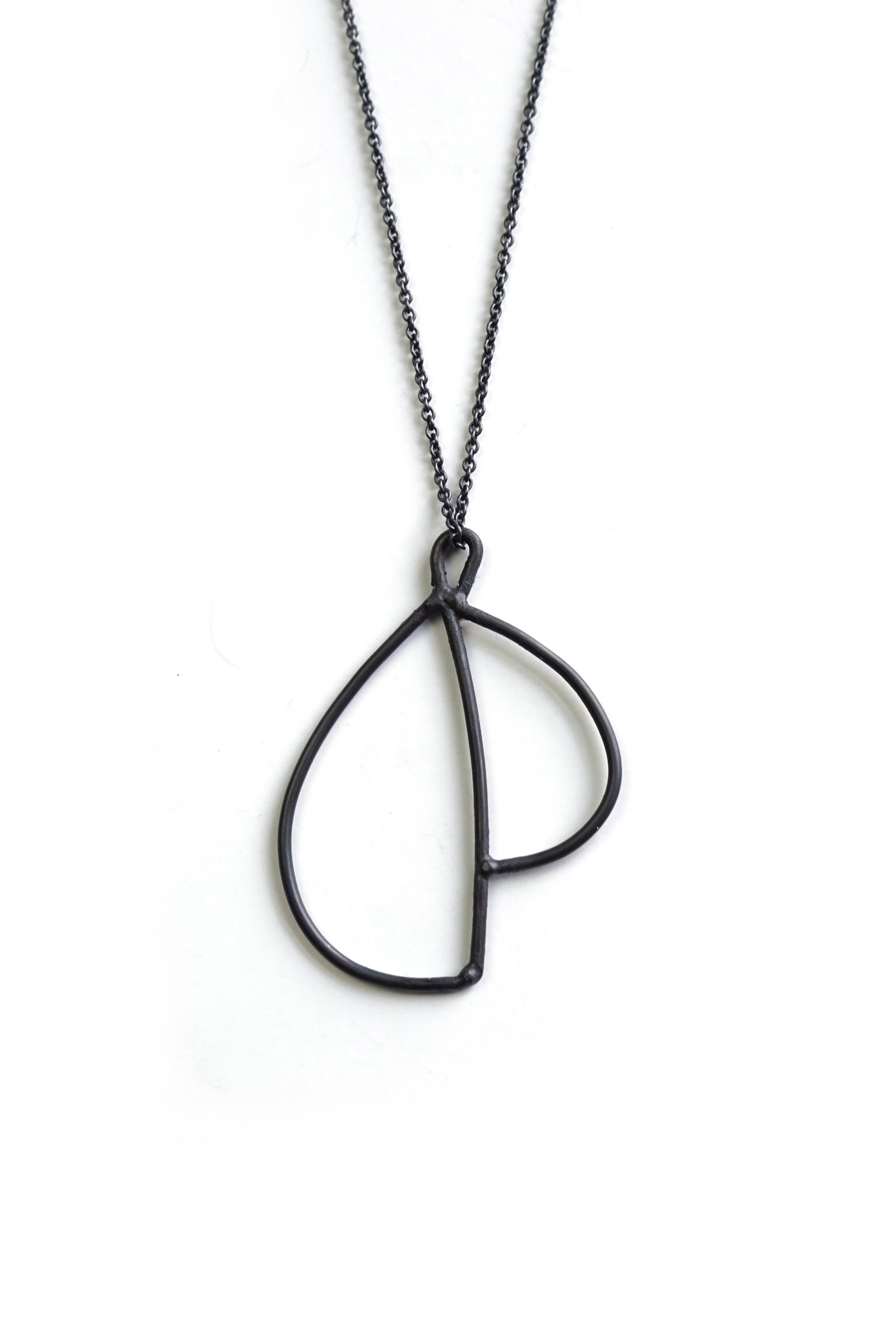 Volo Necklace in black steel, silver, or bronze